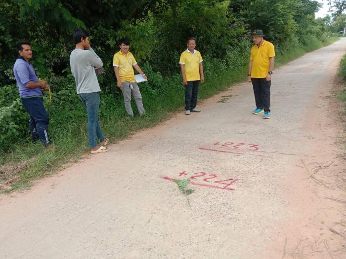 กองช่างออกกำหนดขอบเขตโครงการก่อสร้างถนนคอนกรีตเสริมเหล็ก หมู่ 1 7 9 ณ บ้านหนองบอน